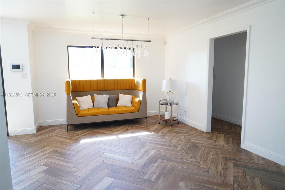 出租: $10,995 (4 贝兹, 4 浴室, 3071 平方英尺)