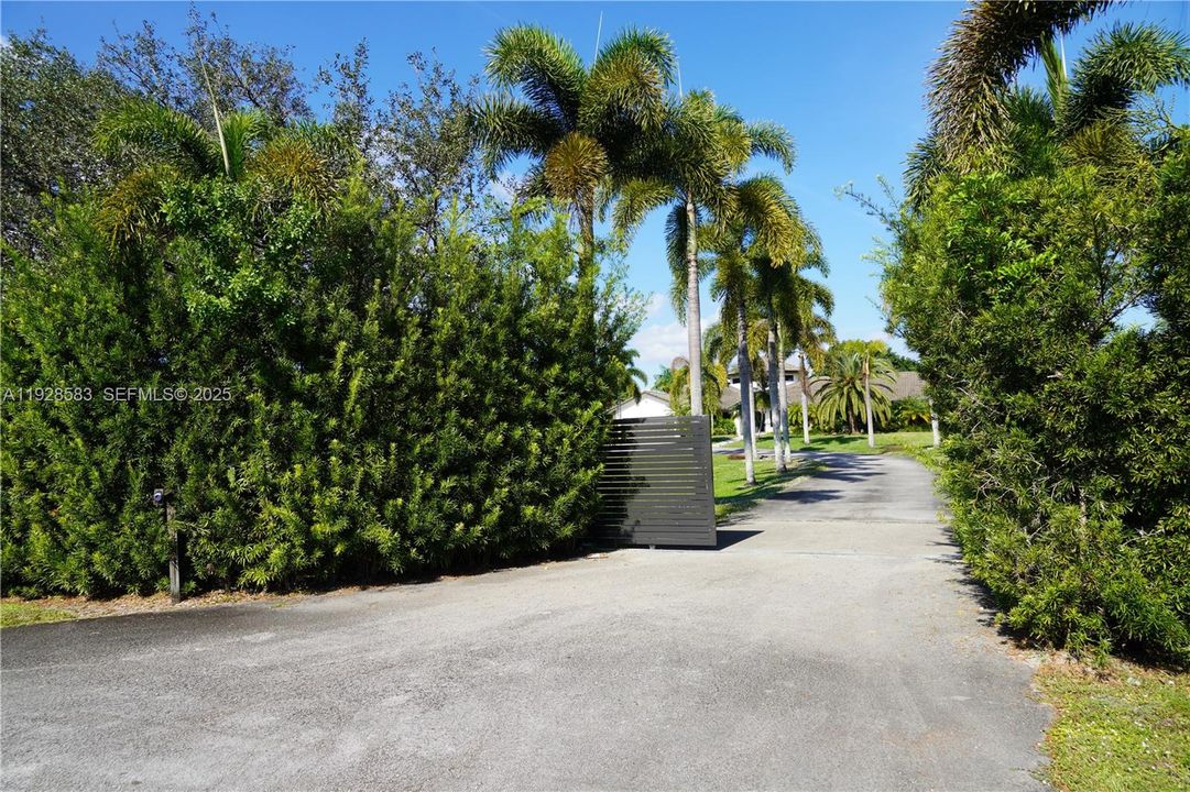 出租: $10,995 (4 贝兹, 4 浴室, 3071 平方英尺)