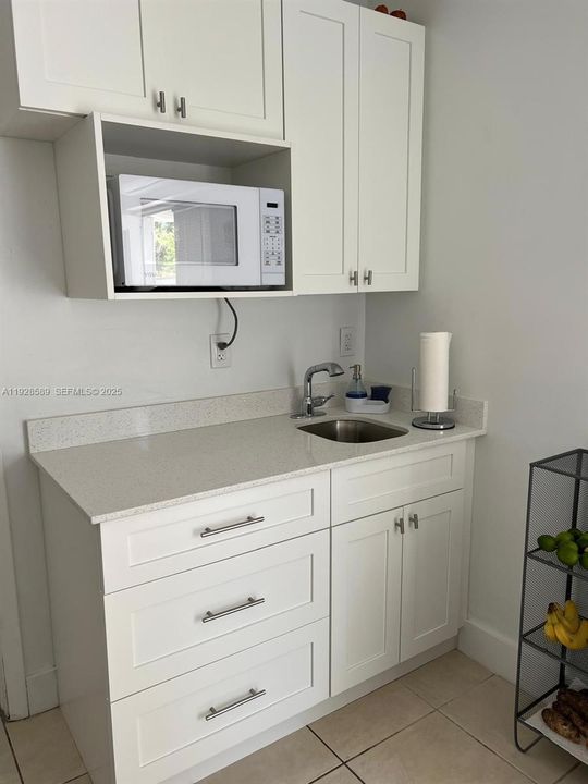 En Renta: $1,400 (0 camas, 1 baños, 3248 Pies cuadrados)