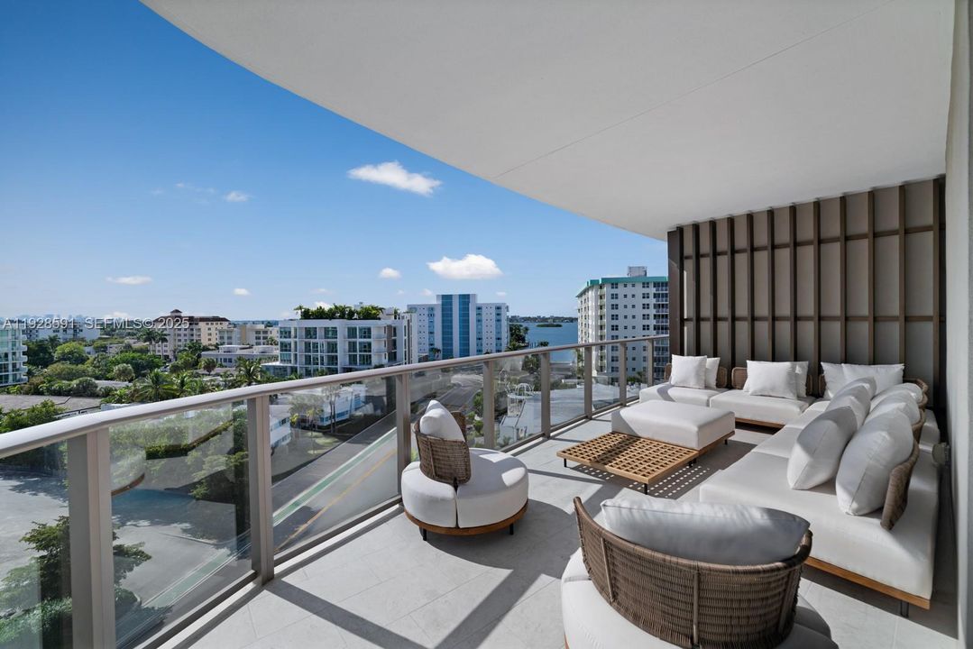 En Venta: $8,700,000 (5 camas, 4 baños, 5073 Pies cuadrados)