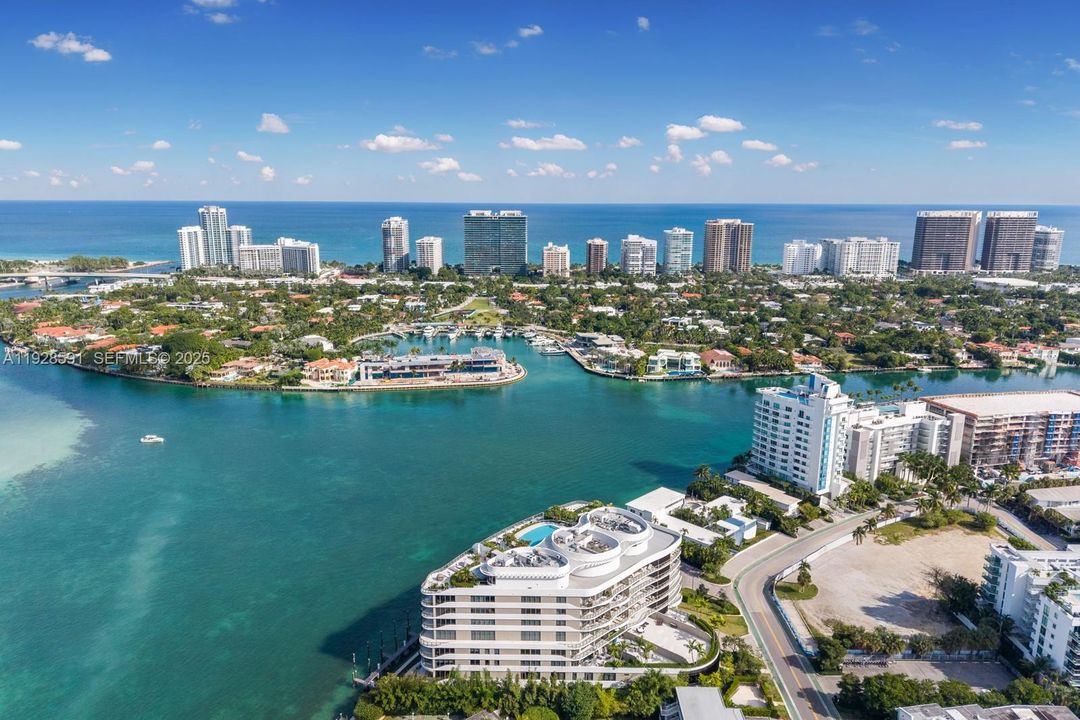 En Venta: $8,700,000 (5 camas, 4 baños, 5073 Pies cuadrados)