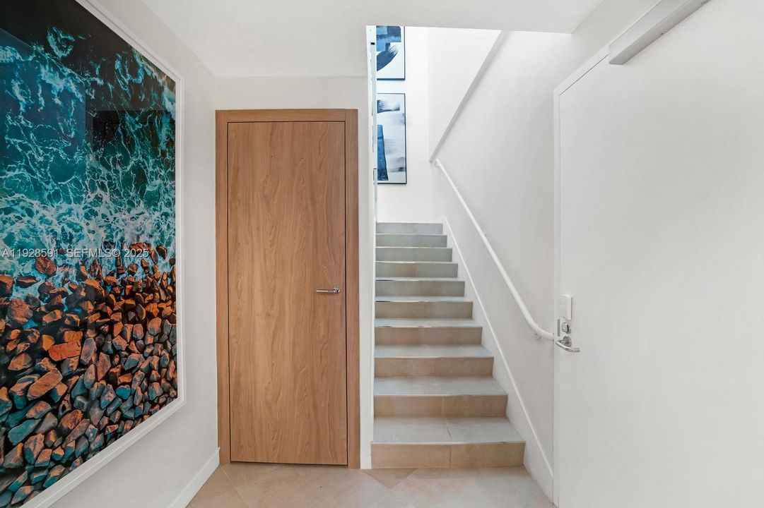 En Venta: $8,700,000 (5 camas, 4 baños, 5073 Pies cuadrados)