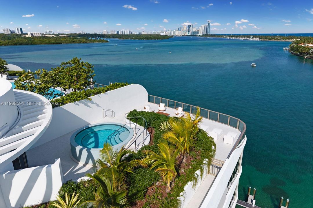 En Venta: $8,700,000 (5 camas, 4 baños, 5073 Pies cuadrados)