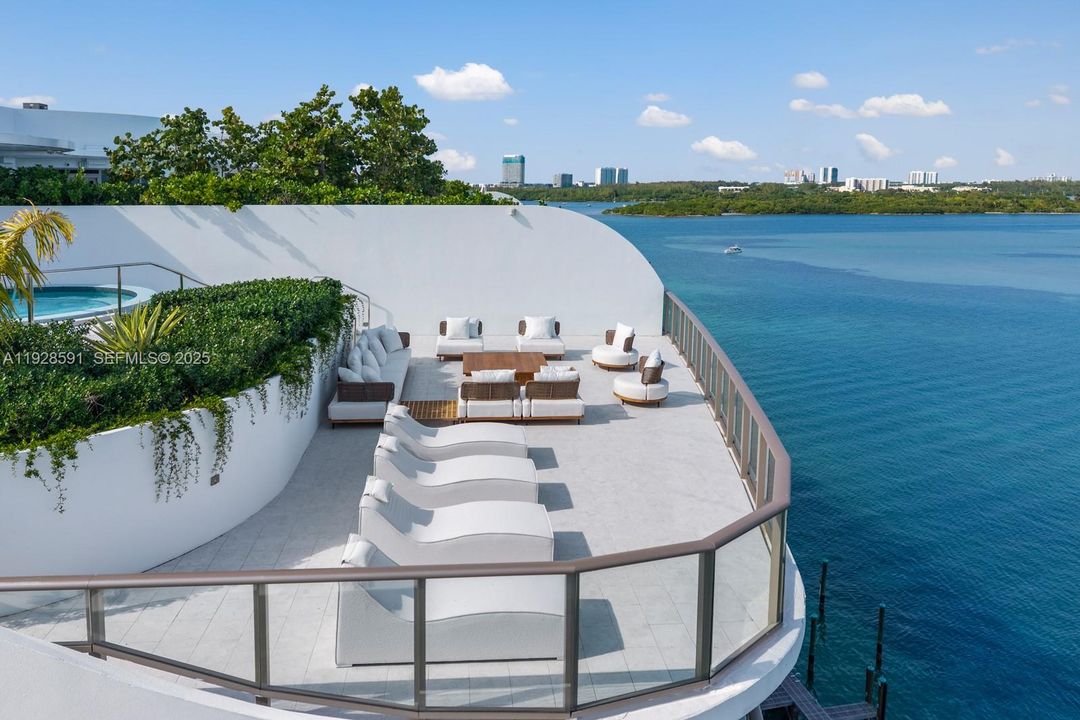 En Venta: $8,700,000 (5 camas, 4 baños, 5073 Pies cuadrados)