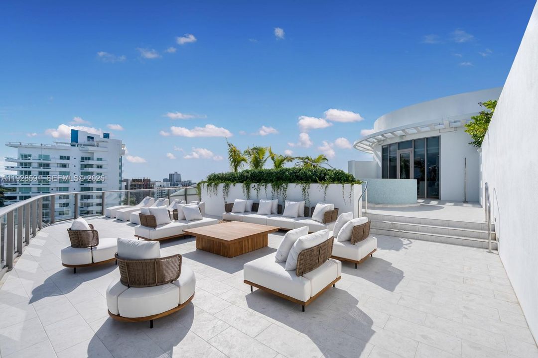 En Venta: $8,700,000 (5 camas, 4 baños, 5073 Pies cuadrados)