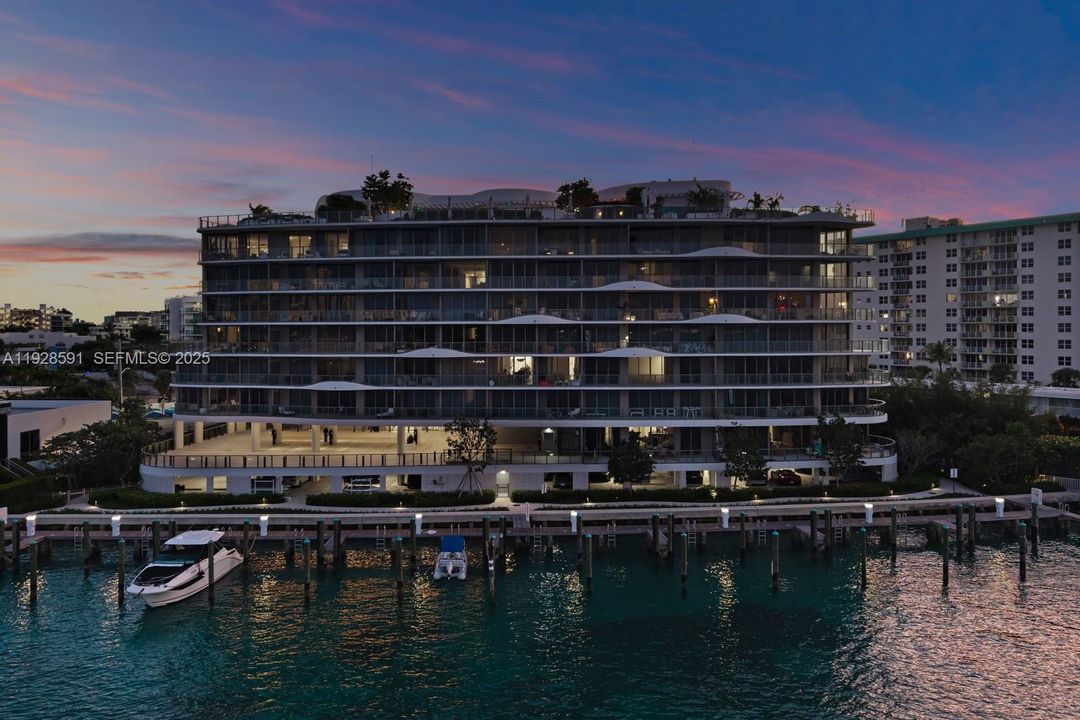 For Sale: $8,700,000 (5 beds, 5 baths, 5073 Square Feet)