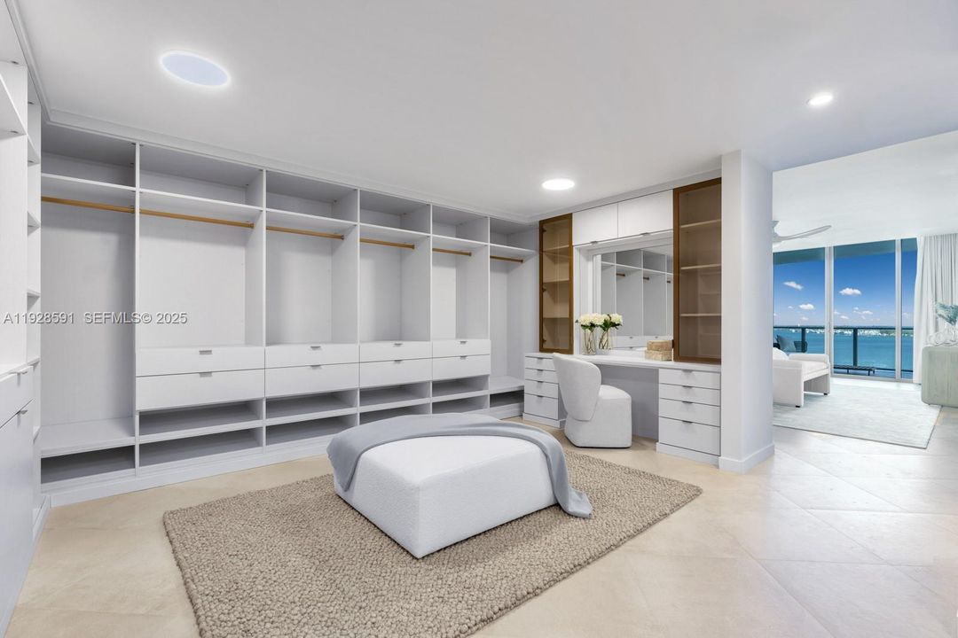 En Venta: $8,700,000 (5 camas, 4 baños, 5073 Pies cuadrados)