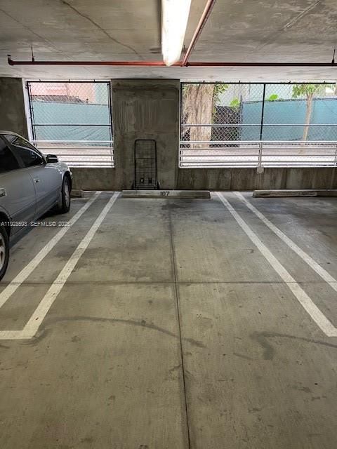 待售: $299,000 (1 贝兹, 1 浴室, 670 平方英尺)