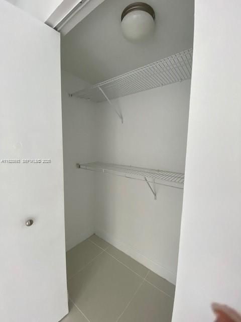 待售: $299,000 (1 贝兹, 1 浴室, 670 平方英尺)