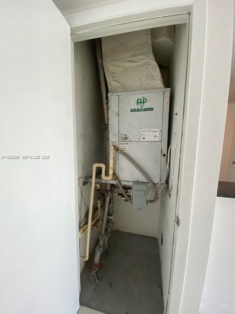 待售: $299,000 (1 贝兹, 1 浴室, 670 平方英尺)