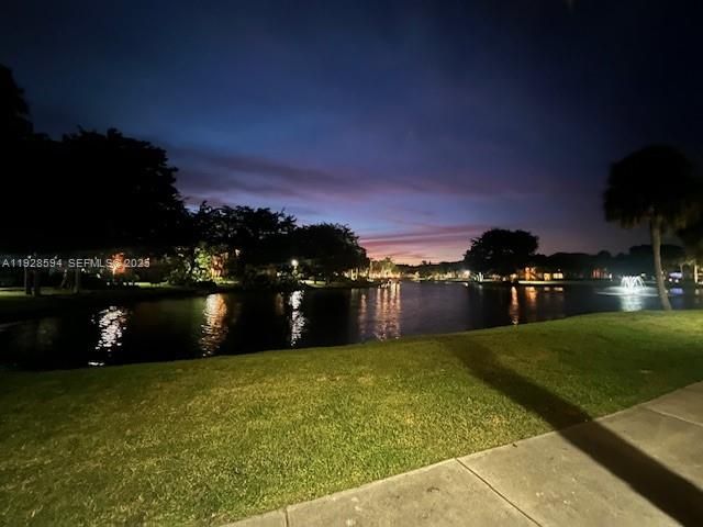 For Rent: $1,775 (1 beds, 1 baths, 734 Square Feet)