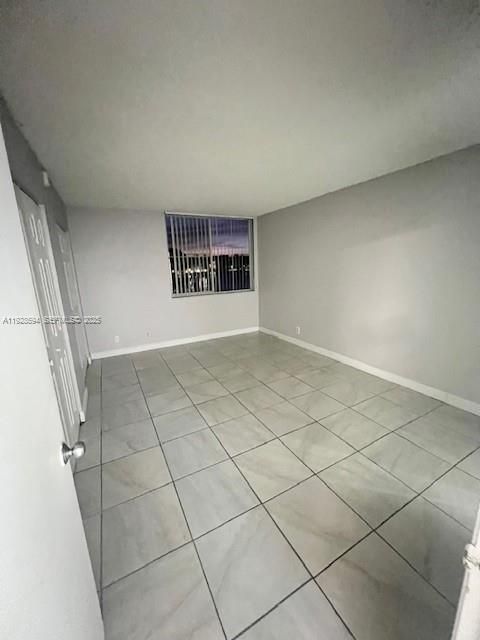 For Rent: $1,775 (1 beds, 1 baths, 734 Square Feet)