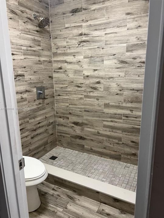 For Rent: $3,600 (4 beds, 2 baths, 1975 Square Feet)