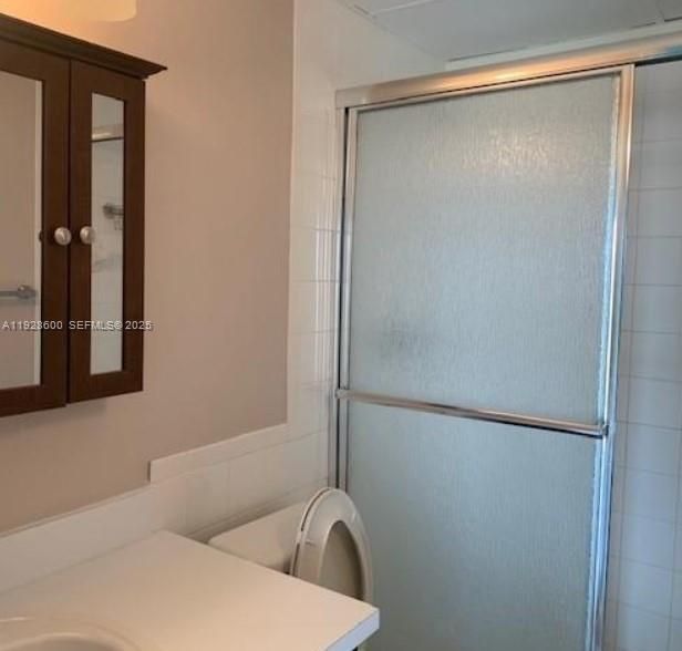 For Rent: $2,050 (2 beds, 2 baths, 933 Square Feet)