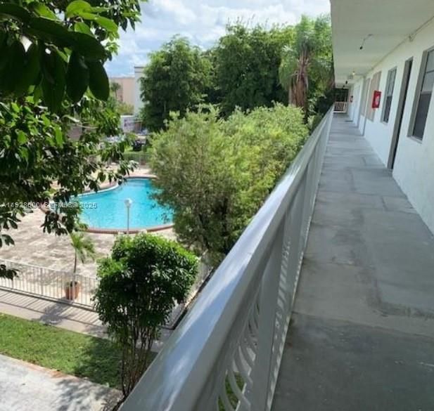 For Rent: $2,050 (2 beds, 2 baths, 933 Square Feet)