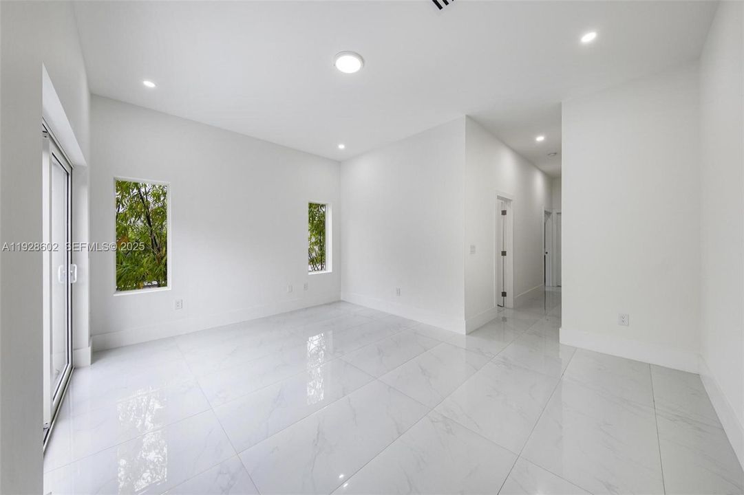 En Renta: $10,500 (3 camas, 3 baños, 2112 Pies cuadrados)