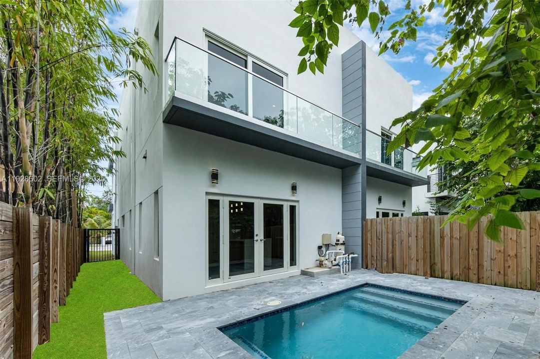 En Renta: $10,500 (3 camas, 3 baños, 2112 Pies cuadrados)