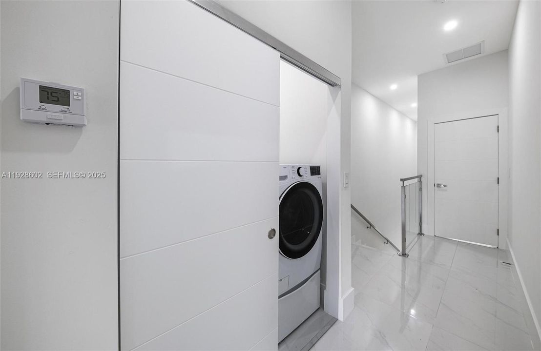 En Renta: $10,500 (3 camas, 3 baños, 2112 Pies cuadrados)