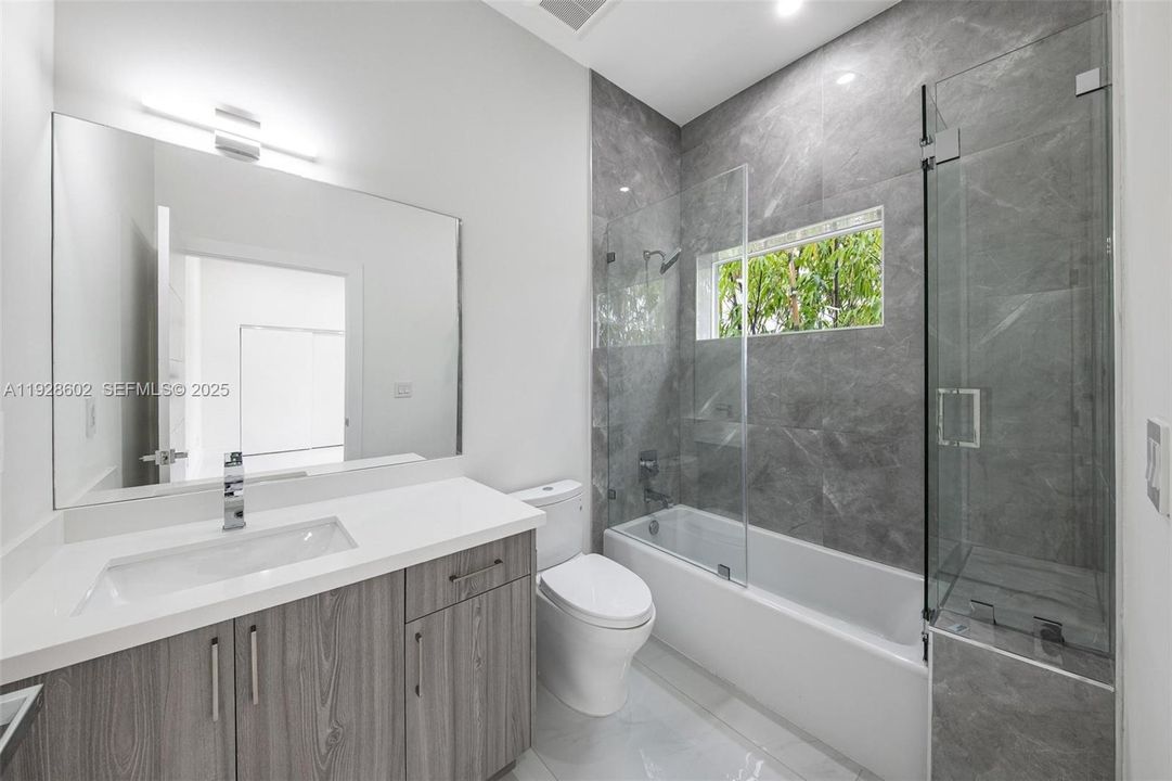 En Renta: $10,500 (3 camas, 3 baños, 2112 Pies cuadrados)