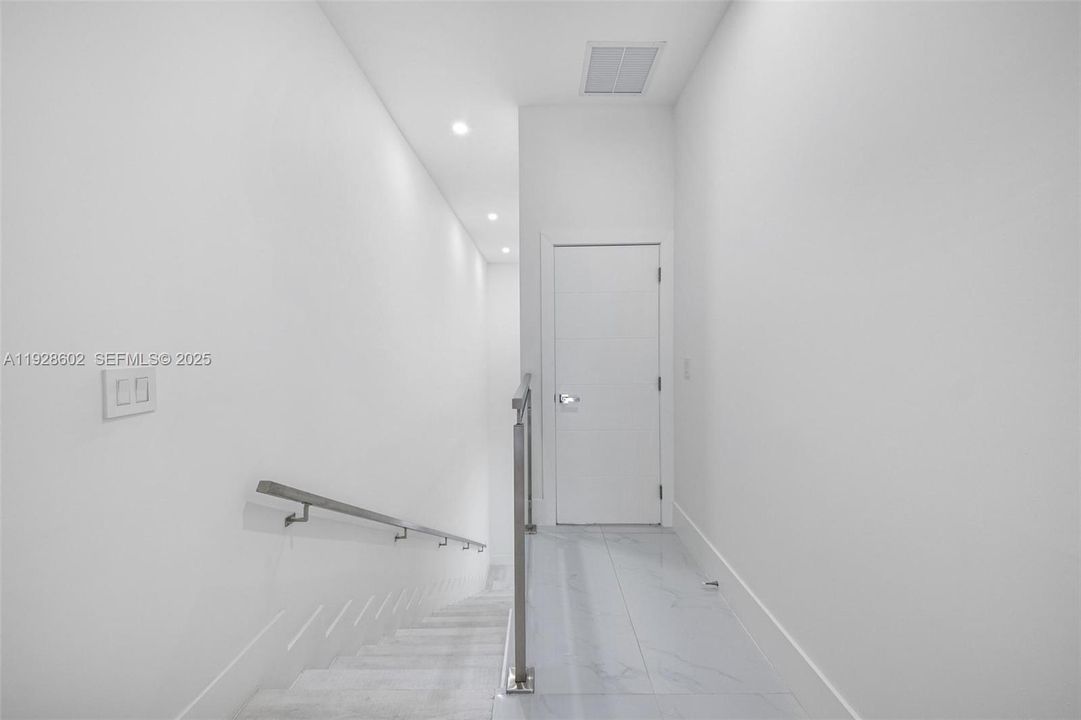 En Renta: $10,500 (3 camas, 3 baños, 2112 Pies cuadrados)