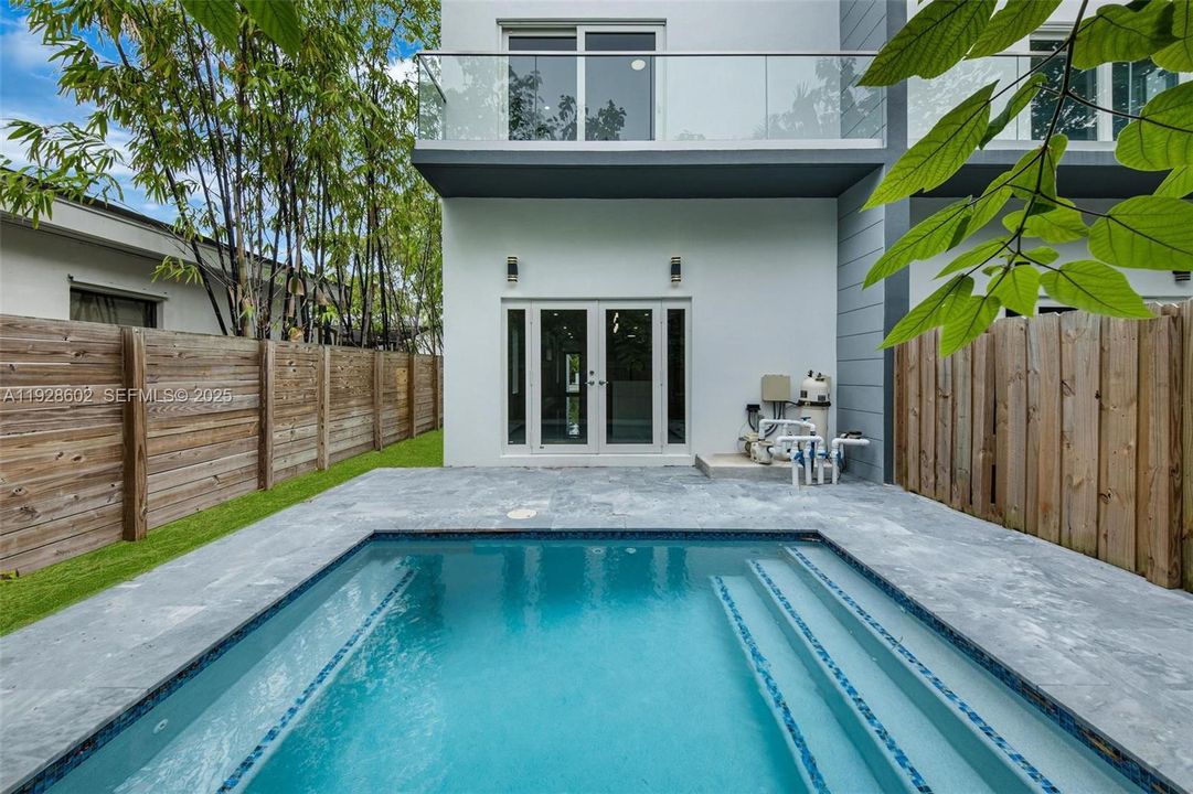 En Renta: $10,500 (3 camas, 3 baños, 2112 Pies cuadrados)