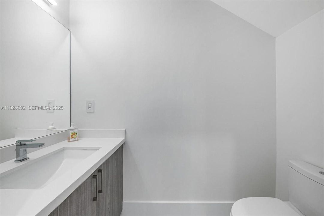 En Renta: $10,500 (3 camas, 3 baños, 2112 Pies cuadrados)