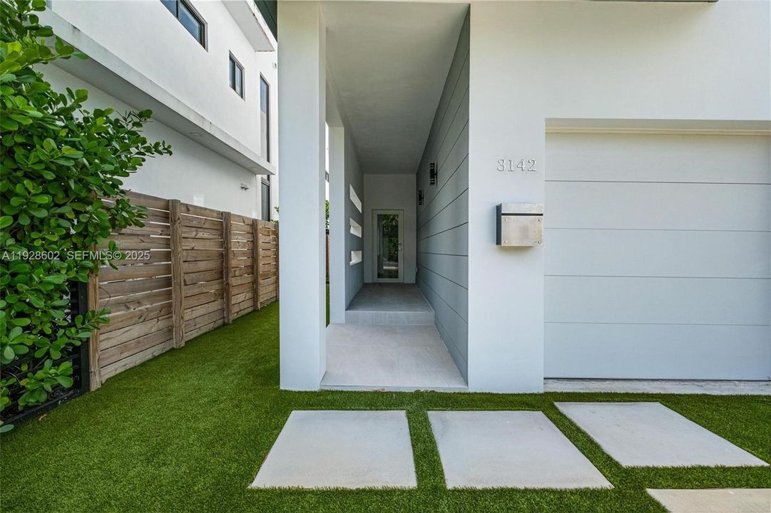 En Renta: $10,500 (3 camas, 3 baños, 2112 Pies cuadrados)