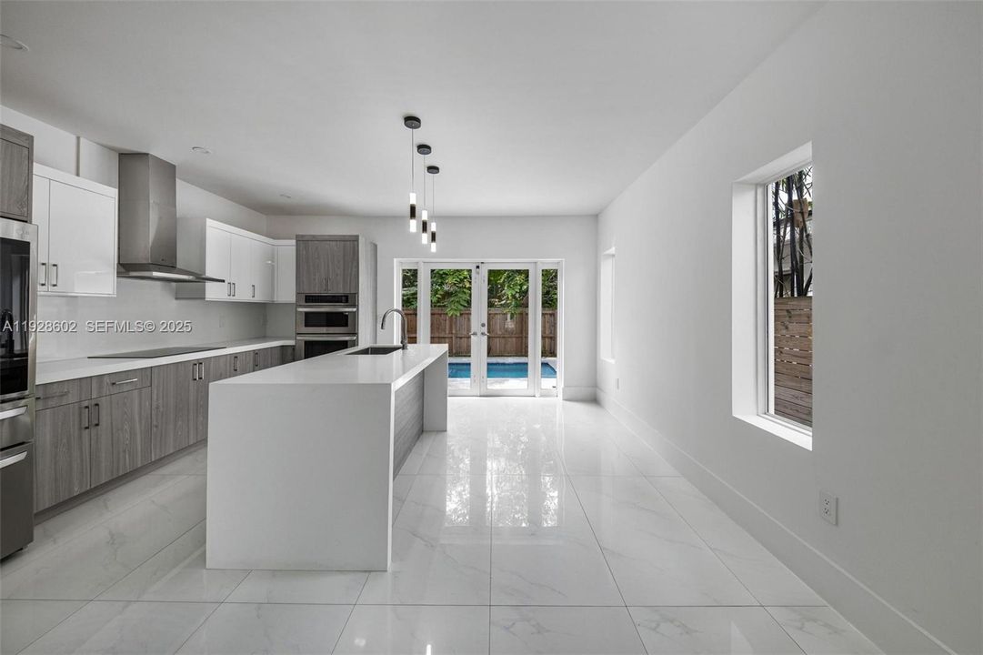 En Renta: $10,500 (3 camas, 3 baños, 2112 Pies cuadrados)