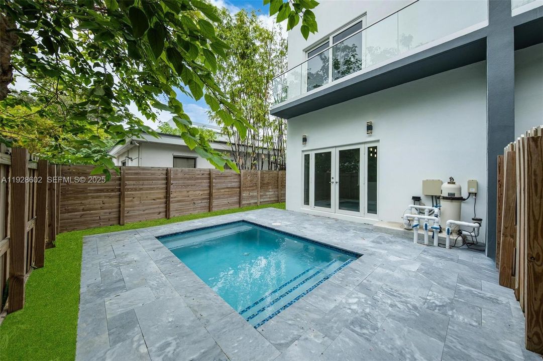 En Renta: $10,500 (3 camas, 3 baños, 2112 Pies cuadrados)