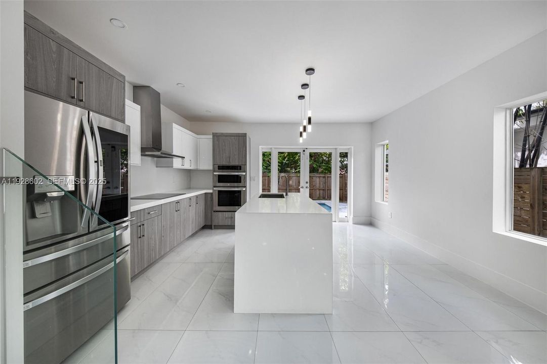 En Renta: $10,500 (3 camas, 3 baños, 2112 Pies cuadrados)