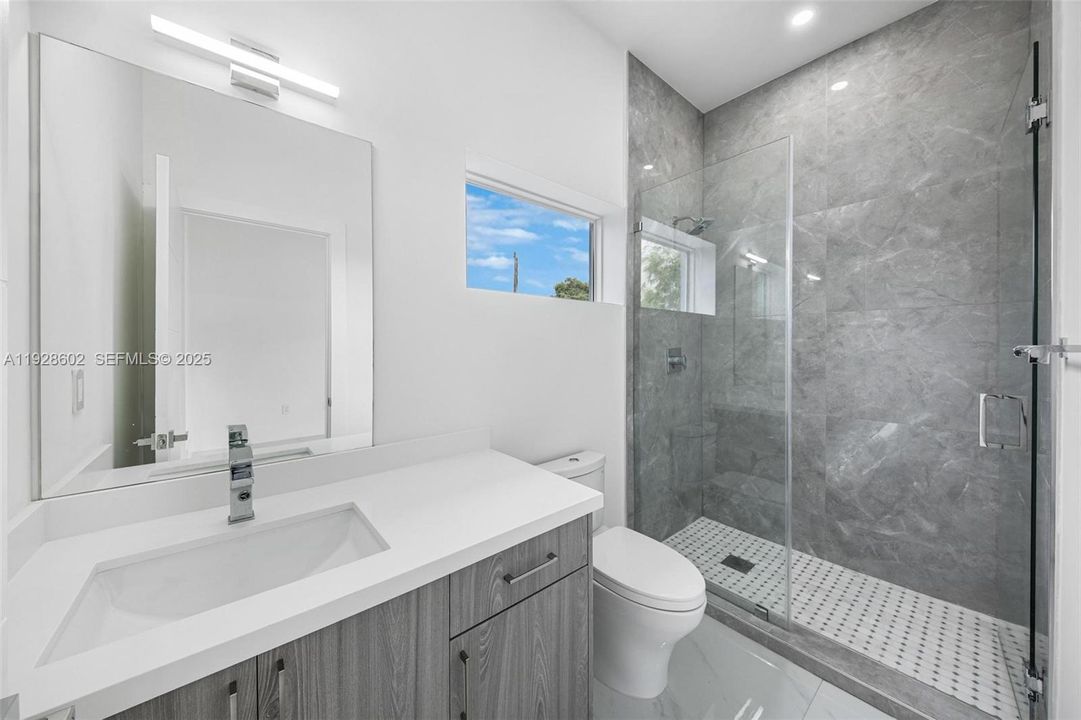 En Renta: $10,500 (3 camas, 3 baños, 2112 Pies cuadrados)