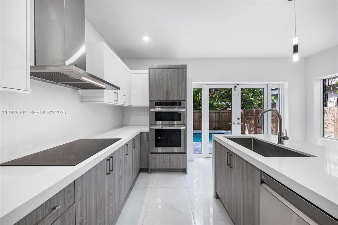 En Renta: $10,500 (3 camas, 3 baños, 2112 Pies cuadrados)