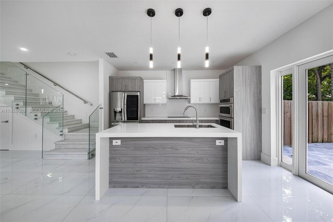 En Renta: $10,500 (3 camas, 3 baños, 2112 Pies cuadrados)