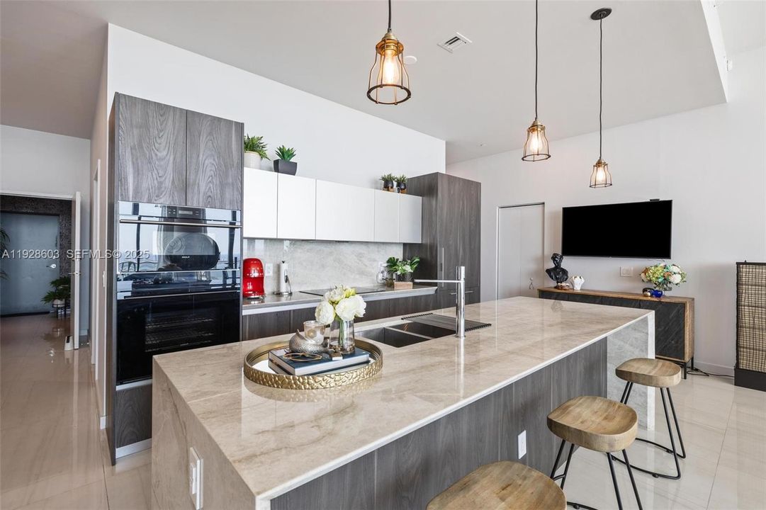 待售: $3,450,000 (4 贝兹, 4 浴室, 2418 平方英尺)