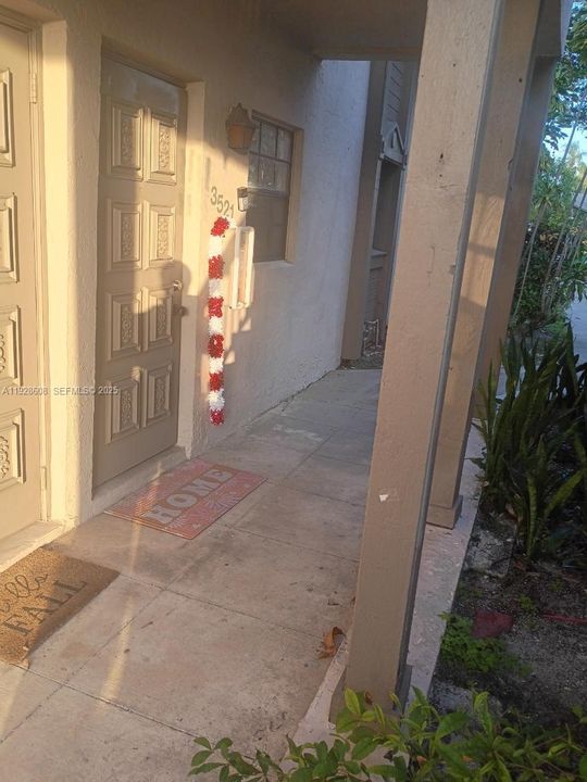 For Sale: $145,000 (2 beds, 2 baths, 925 Square Feet)