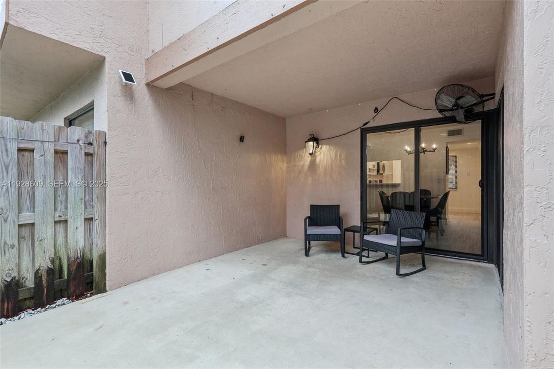 For Sale: $479,000 (3 beds, 2 baths, 1392 Square Feet)