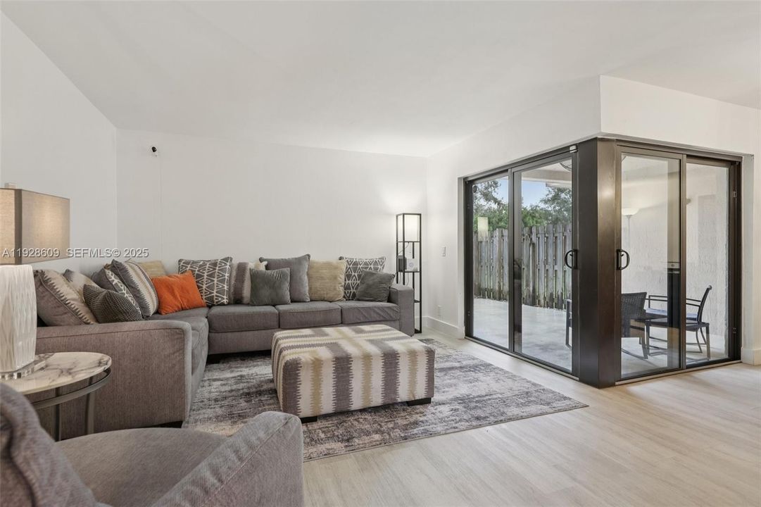 For Sale: $479,000 (3 beds, 2 baths, 1392 Square Feet)