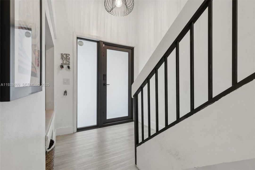 For Sale: $479,000 (3 beds, 2 baths, 1392 Square Feet)