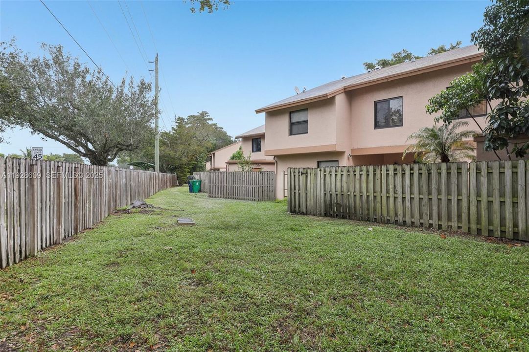 For Sale: $479,000 (3 beds, 2 baths, 1392 Square Feet)