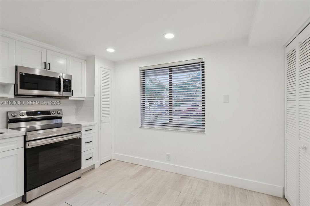 For Sale: $479,000 (3 beds, 2 baths, 1392 Square Feet)