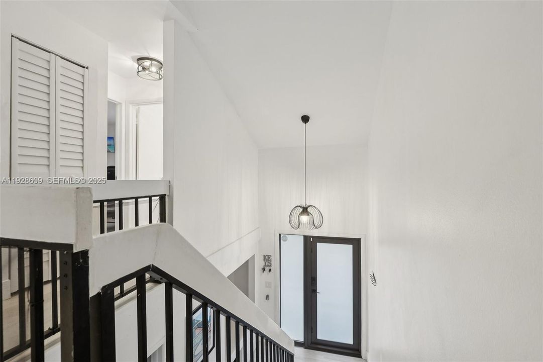 For Sale: $479,000 (3 beds, 2 baths, 1392 Square Feet)