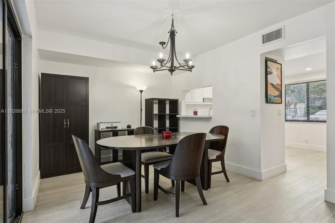 For Sale: $479,000 (3 beds, 2 baths, 1392 Square Feet)