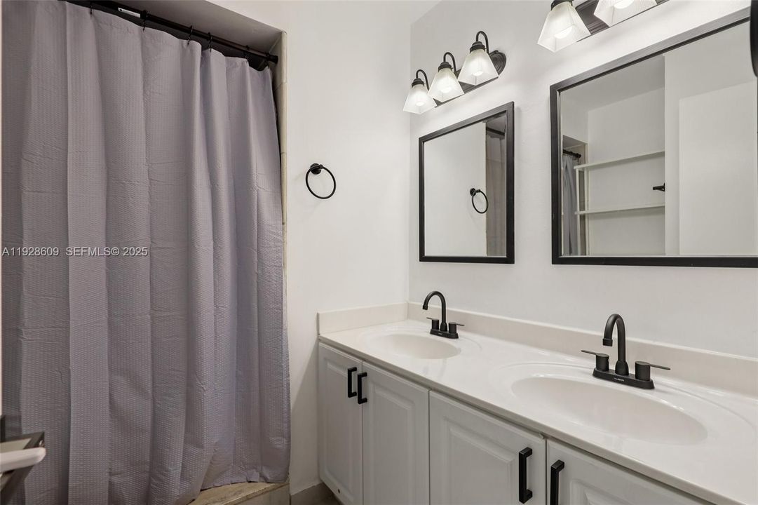 For Sale: $479,000 (3 beds, 2 baths, 1392 Square Feet)