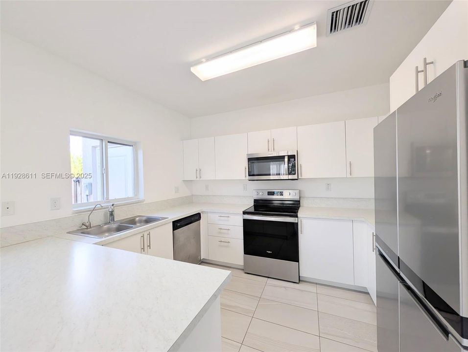 For Rent: $2,600 (4 beds, 3 baths, 1730 Square Feet)