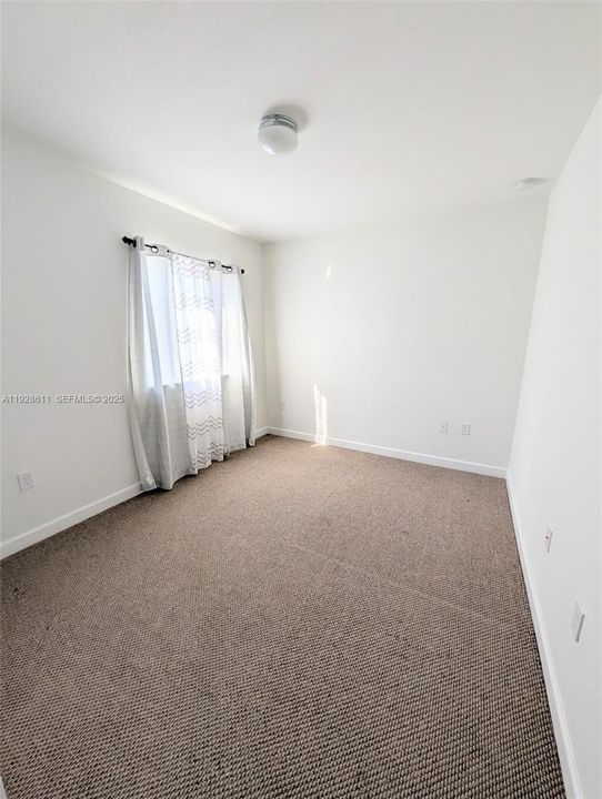 For Rent: $2,600 (4 beds, 3 baths, 1730 Square Feet)