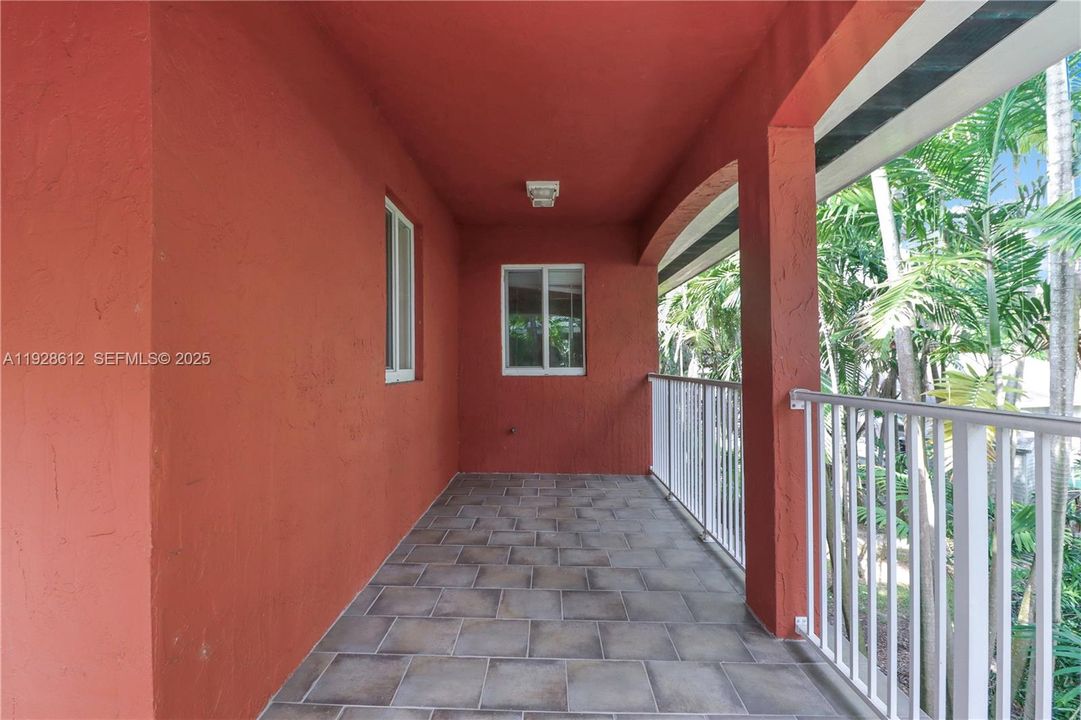 出租: $3,800 (3 贝兹, 2 浴室, 2262 平方英尺)