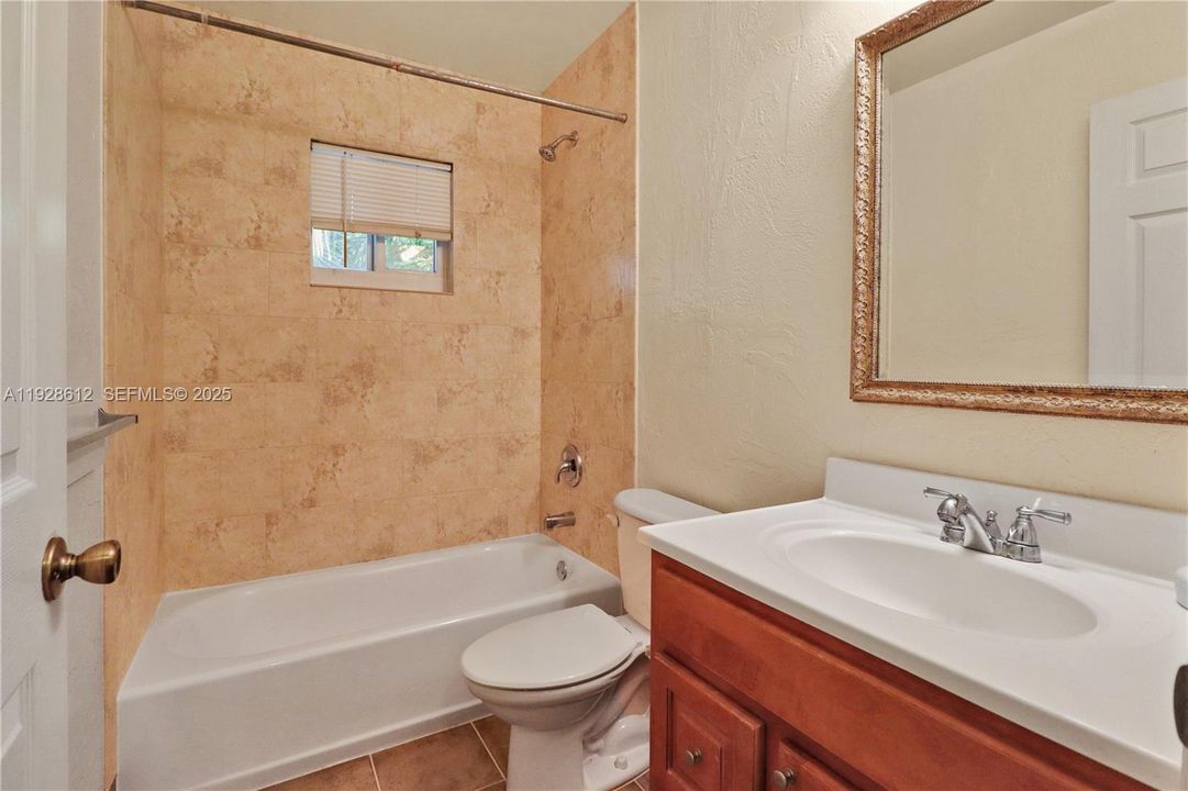 出租: $3,800 (3 贝兹, 2 浴室, 2262 平方英尺)