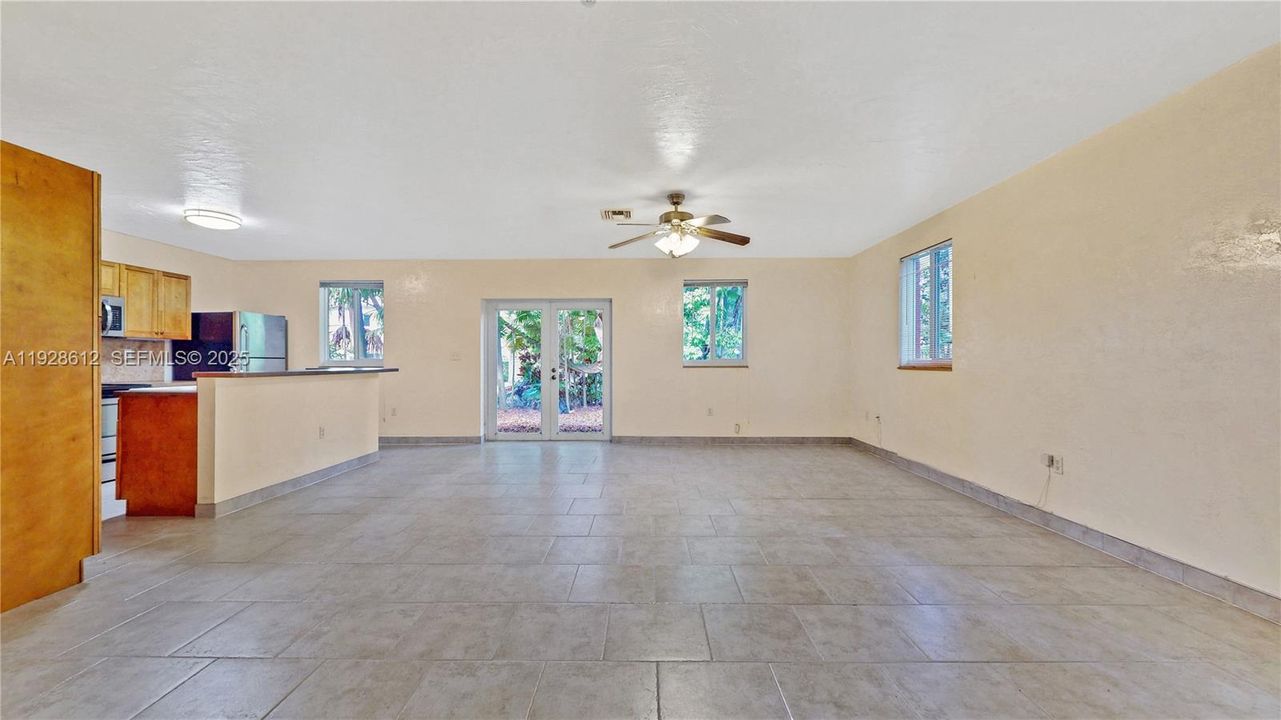 出租: $3,800 (3 贝兹, 2 浴室, 2262 平方英尺)