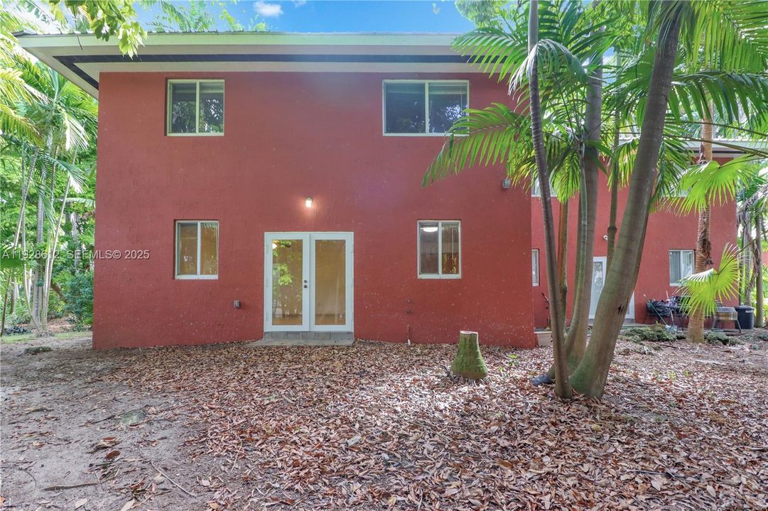 出租: $3,800 (3 贝兹, 2 浴室, 2262 平方英尺)