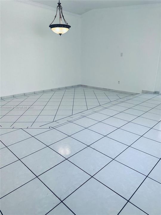 En Renta: $3,200 (3 camas, 2 baños, 2079 Pies cuadrados)